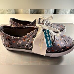 Isaac Mizrahi Halloween 🎃 🐶 Dog sneakers size 6.5. New with tags.